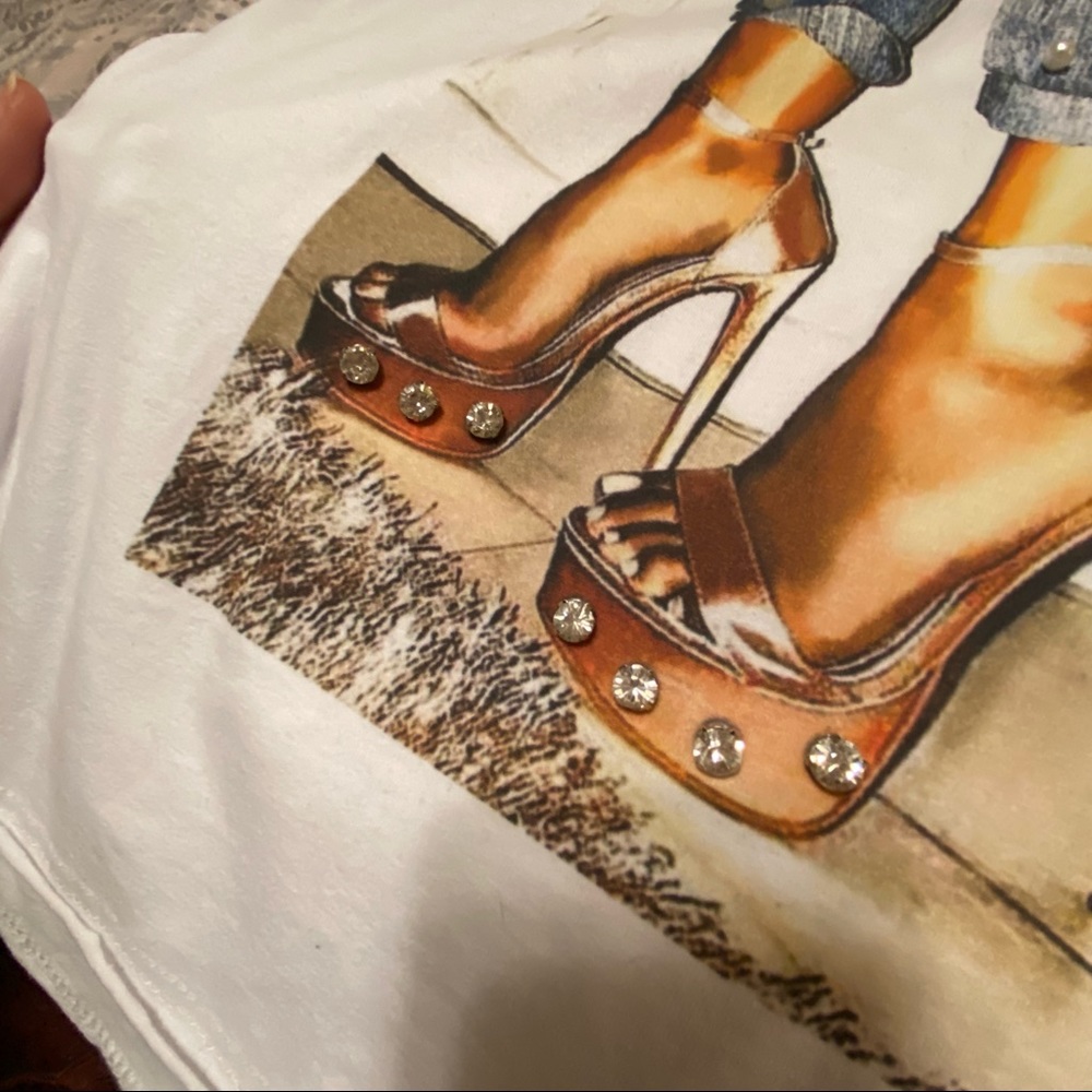 3D Pearl & Rhinestone Tee💎 - Picture 3 of 5